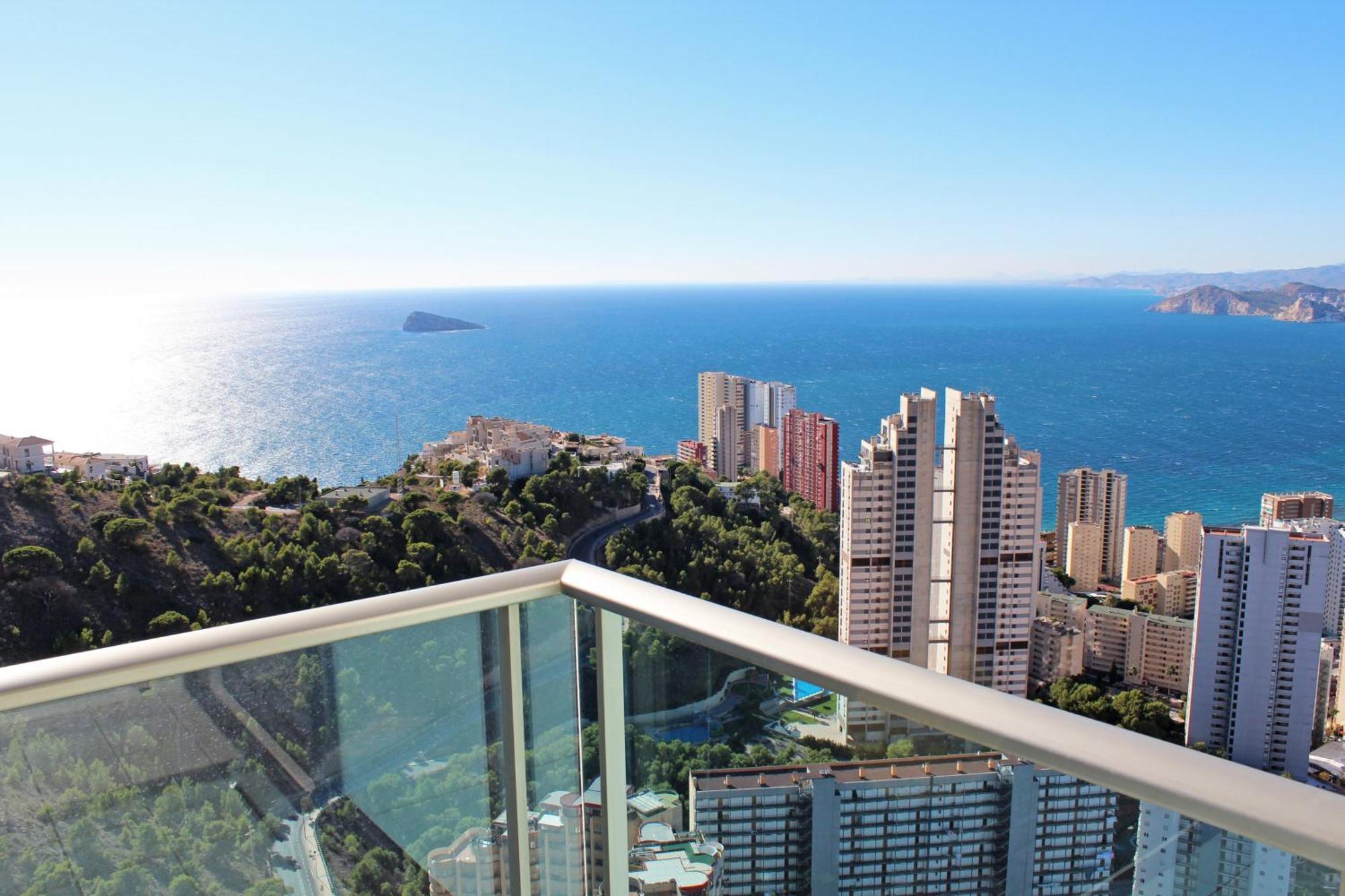 Benidorm High Rise Apartments - Sea Views - Torre Lugano Номер фото