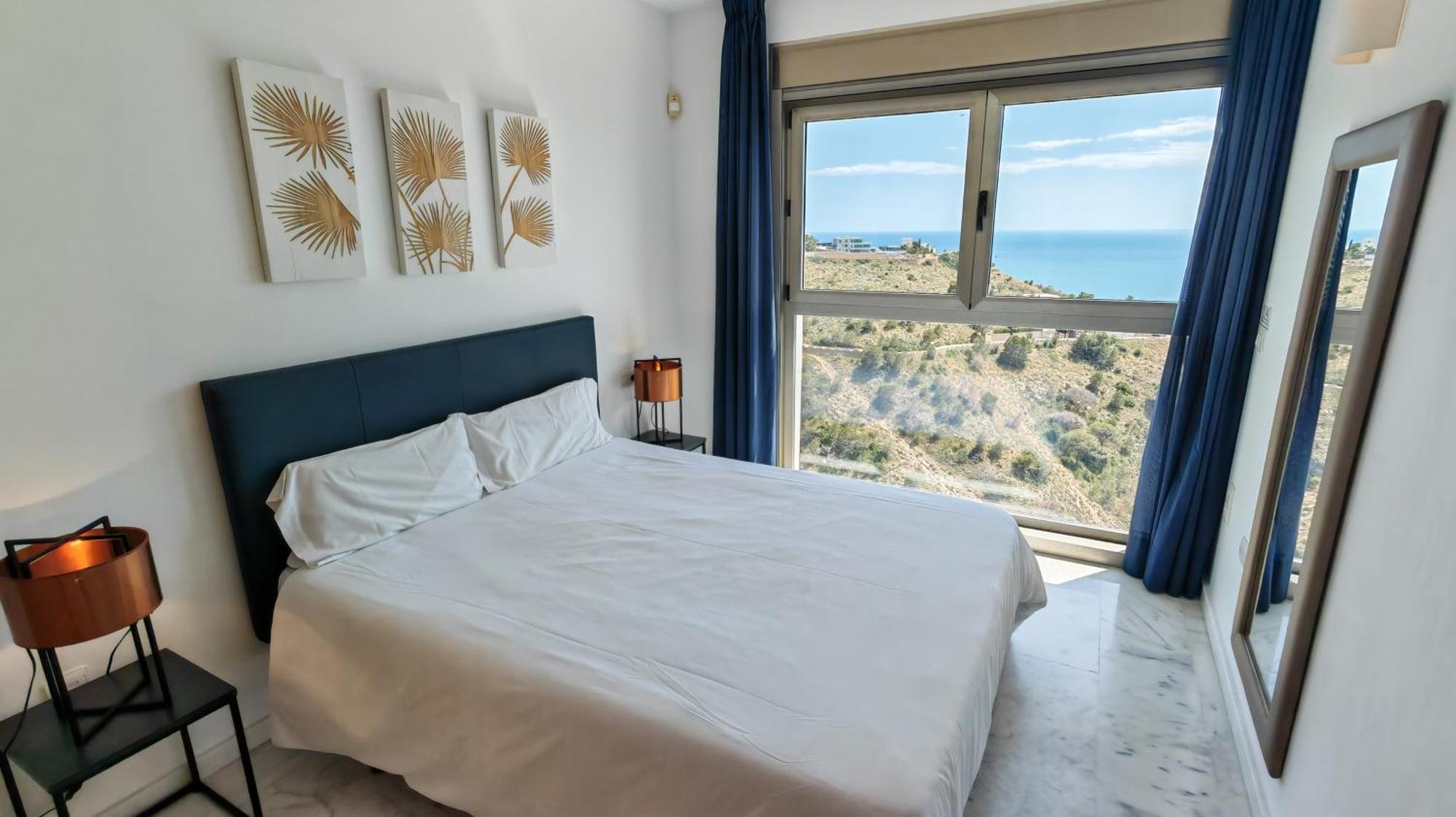 Benidorm High Rise Apartments - Sea Views - Torre Lugano Екстер'єр фото