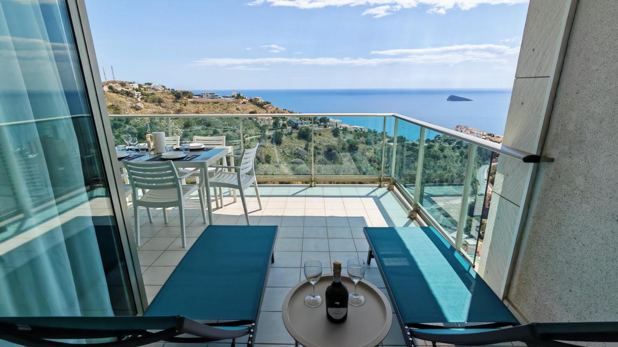 Benidorm High Rise Apartments - Sea Views - Torre Lugano Екстер'єр фото