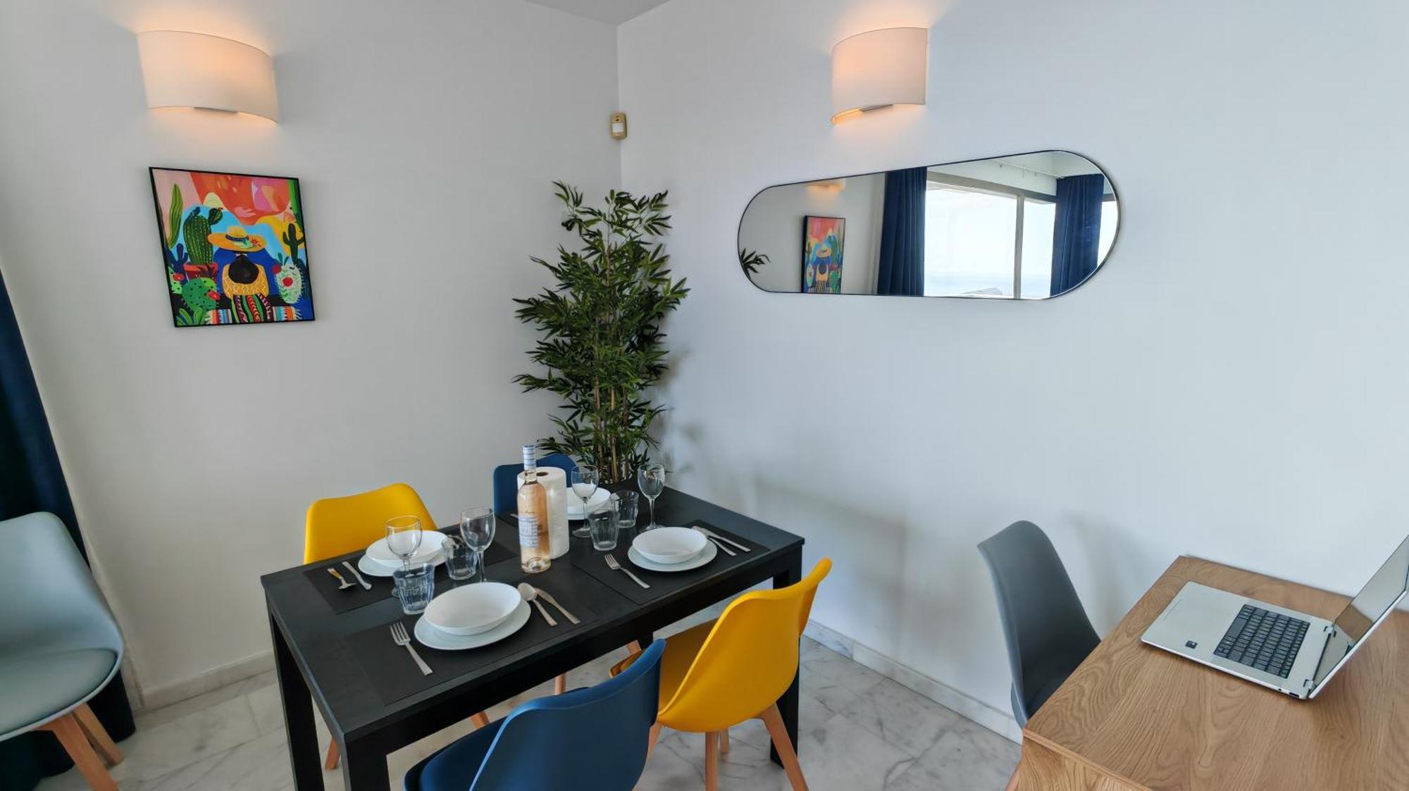 Benidorm High Rise Apartments - Sea Views - Torre Lugano Екстер'єр фото