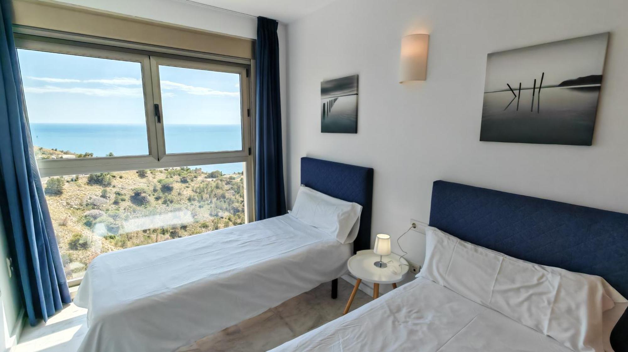 Benidorm High Rise Apartments - Sea Views - Torre Lugano Екстер'єр фото