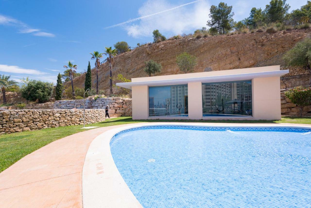 Benidorm High Rise Apartments - Sea Views - Torre Lugano Екстер'єр фото